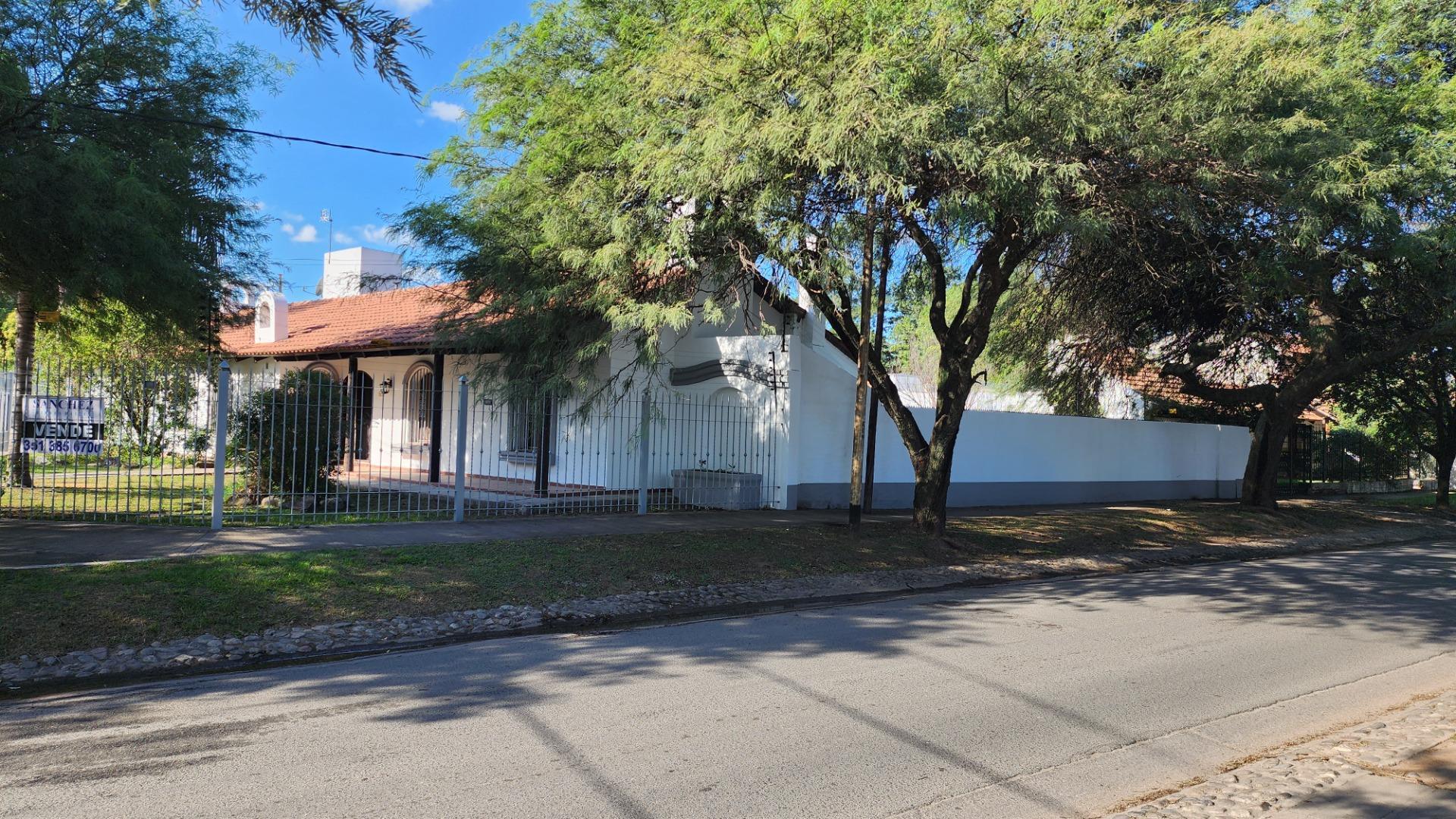 Casa en Venta con 4 cocheras