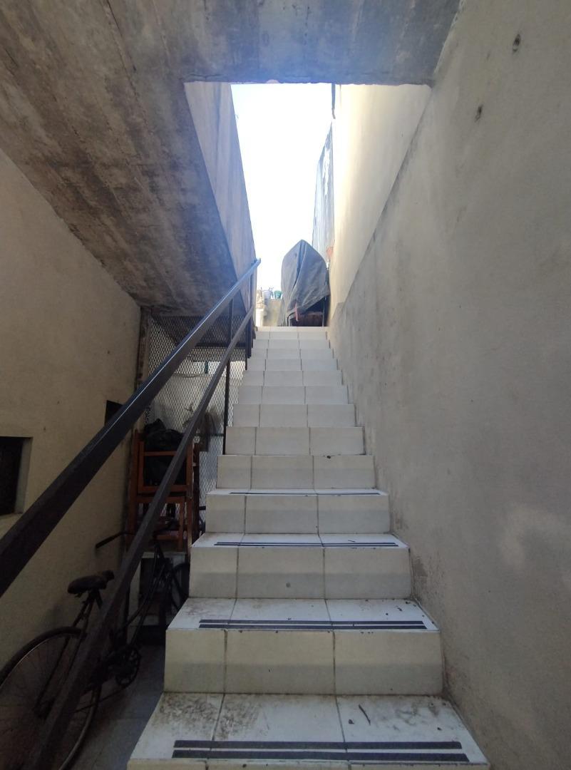 Depto Tipo Casa 2 ambientes con 1 baño