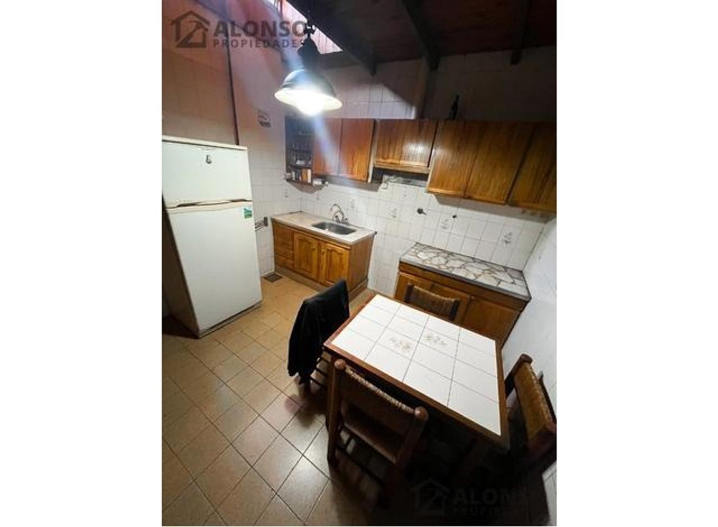 Casa en Alquiler con 1 cochera