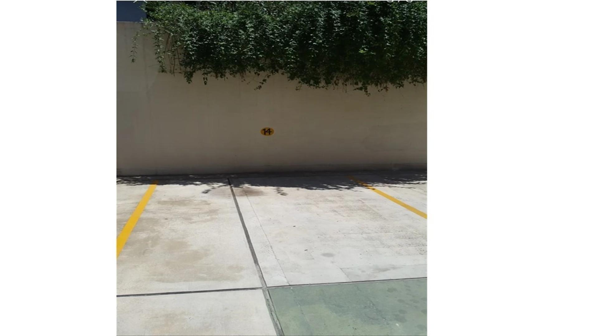 Venta 2 Cocheras juntas -  excelente ubicación para renta!