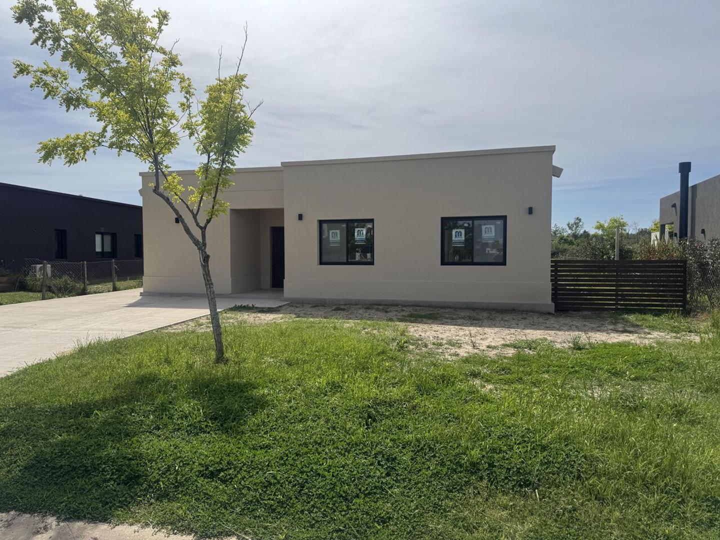 Venta Casa 4 Ambientes en Acacias, Puertos del Lago, Escobar