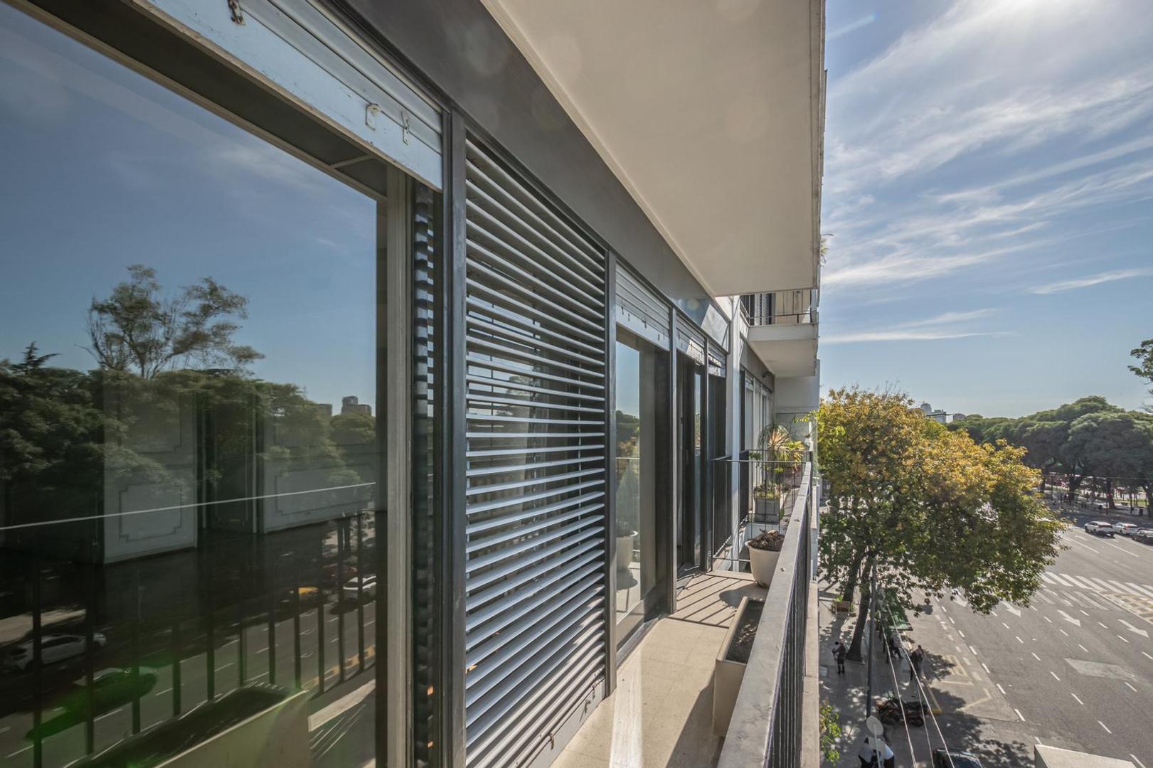 Avenida Libertador  al 4900