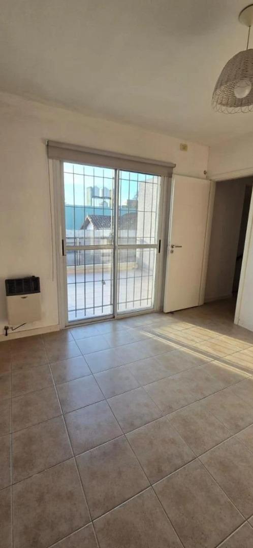 Depto Tipo Casa 2 ambientes con 1 baño