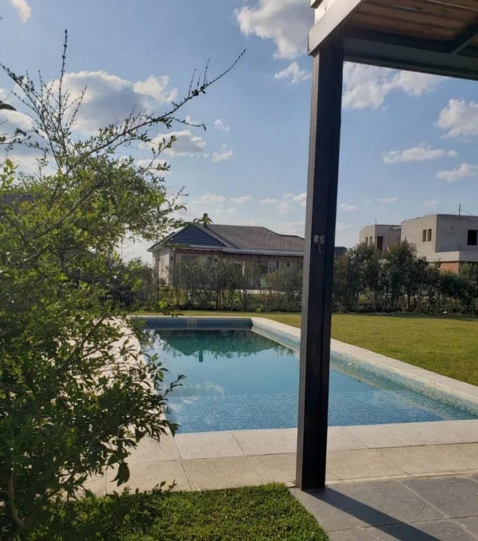 Casa en Alquiler en Puertos - Barrio Ceibos, USD 1.600