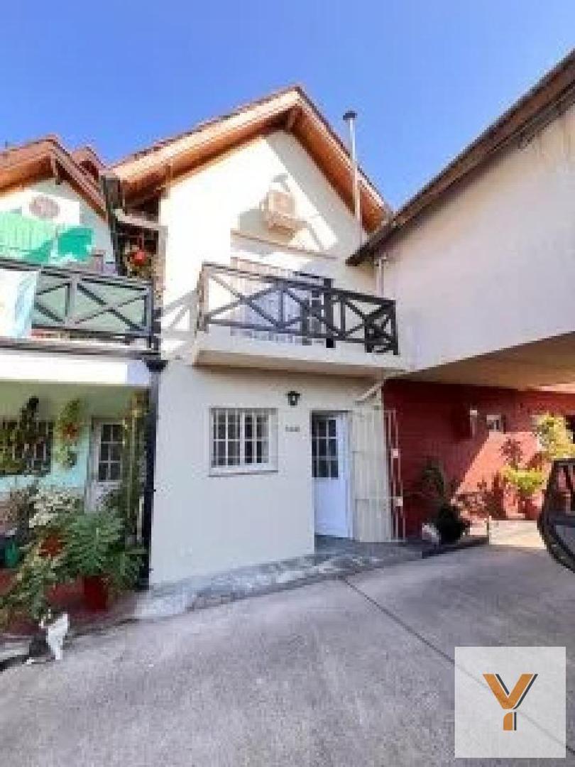 Dúplex en venta - 3 Dormitorios 2 Baños - Burzaco