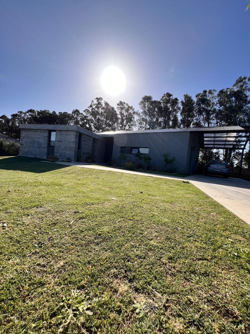 Casa en Venta con 3 cocheras