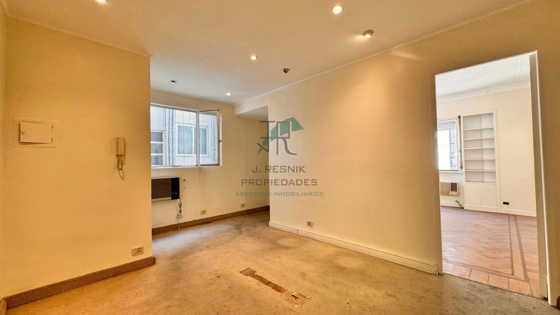 Tucuman 200 , Piso 8