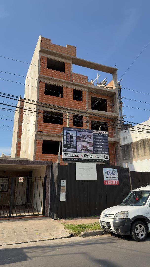 DEPARTAMENTO 2 AMBIENTES CON TERRAZA  EN VENTA EN POZO