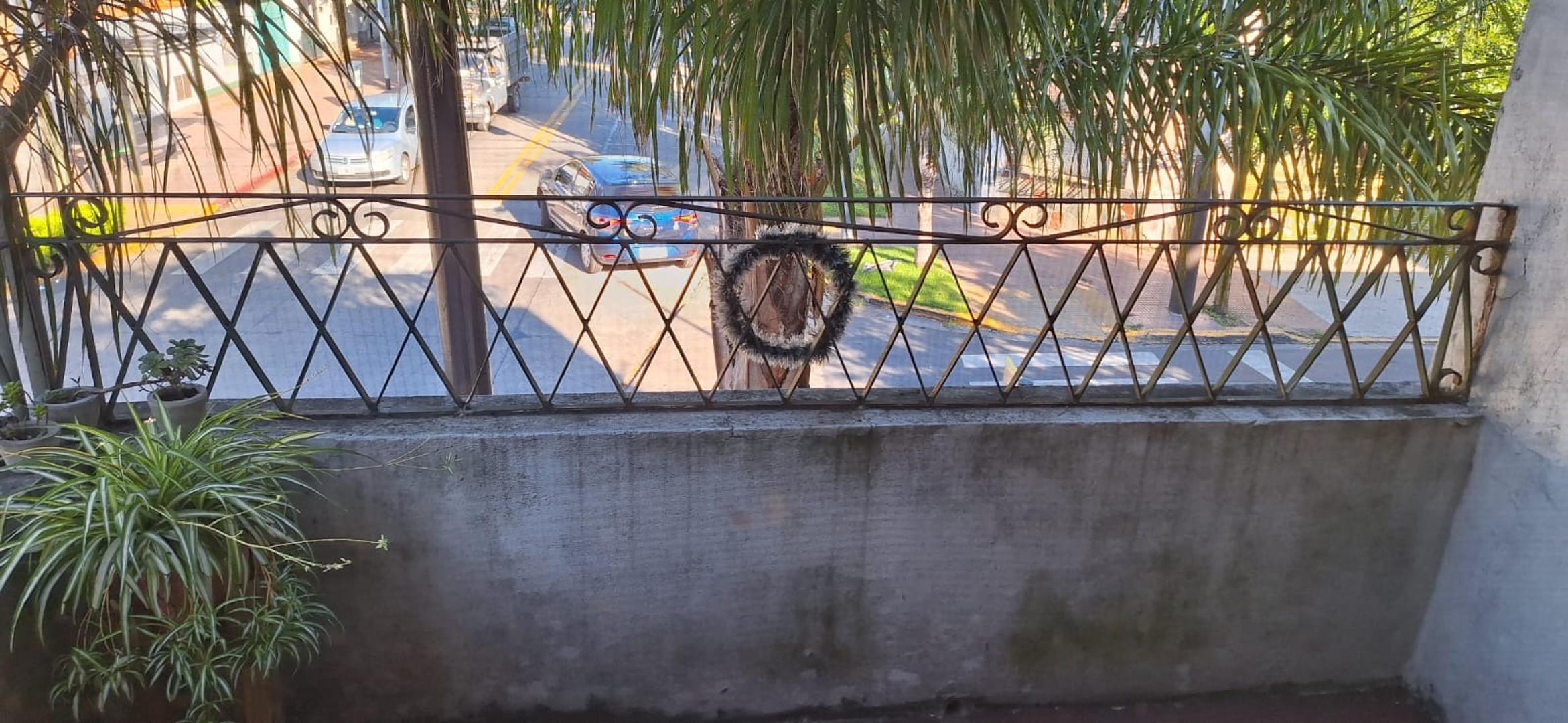 CASA 3 AMBIENTES EN PLANTA ALTA