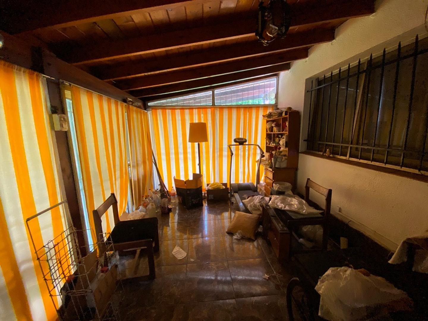 Casa 3 ambientes con 2 baños