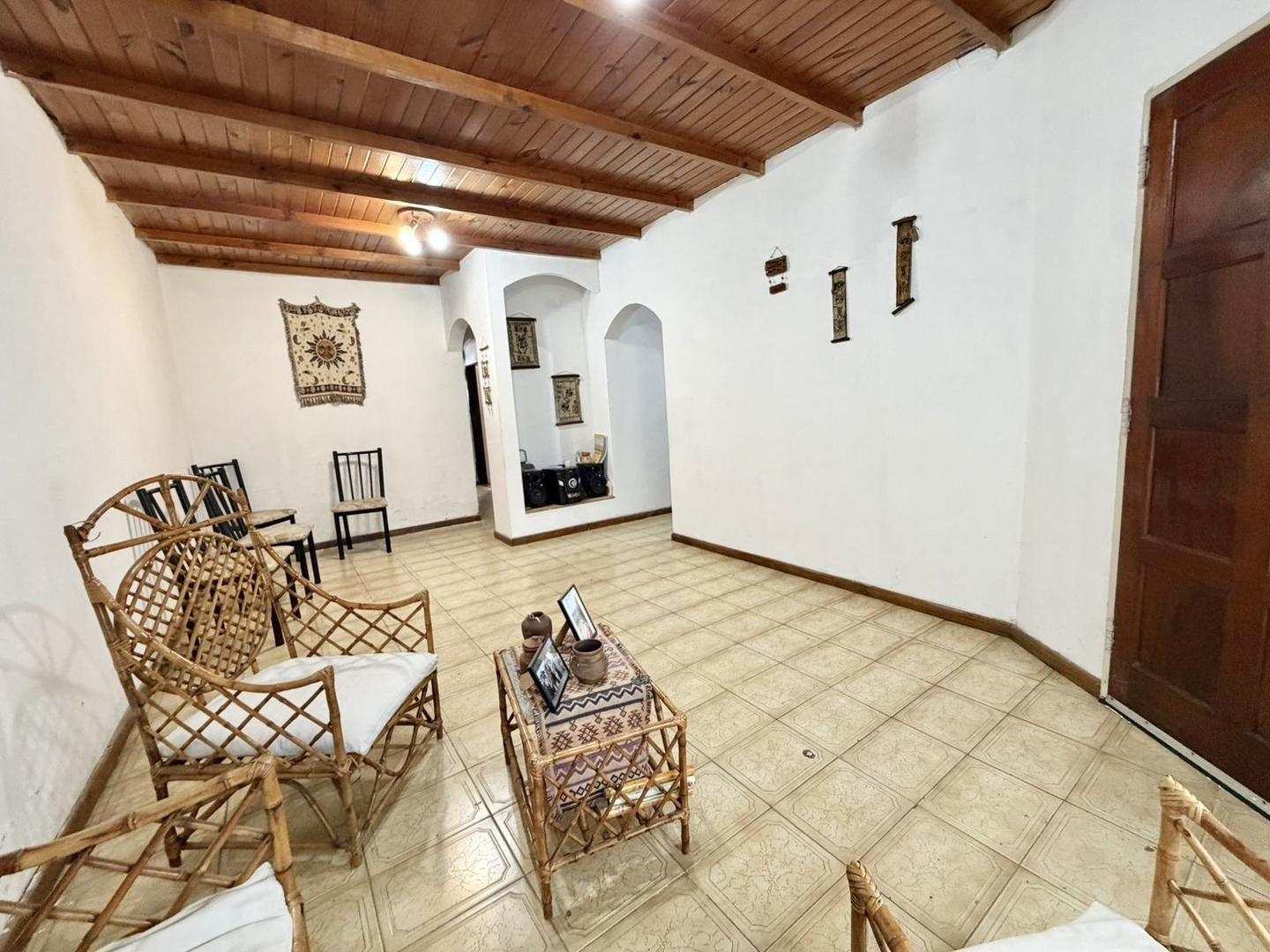 Casa 4 ambientes con 1 baño