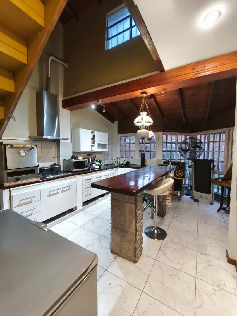 Depto Tipo Casa 5 ambientes con 2 baños