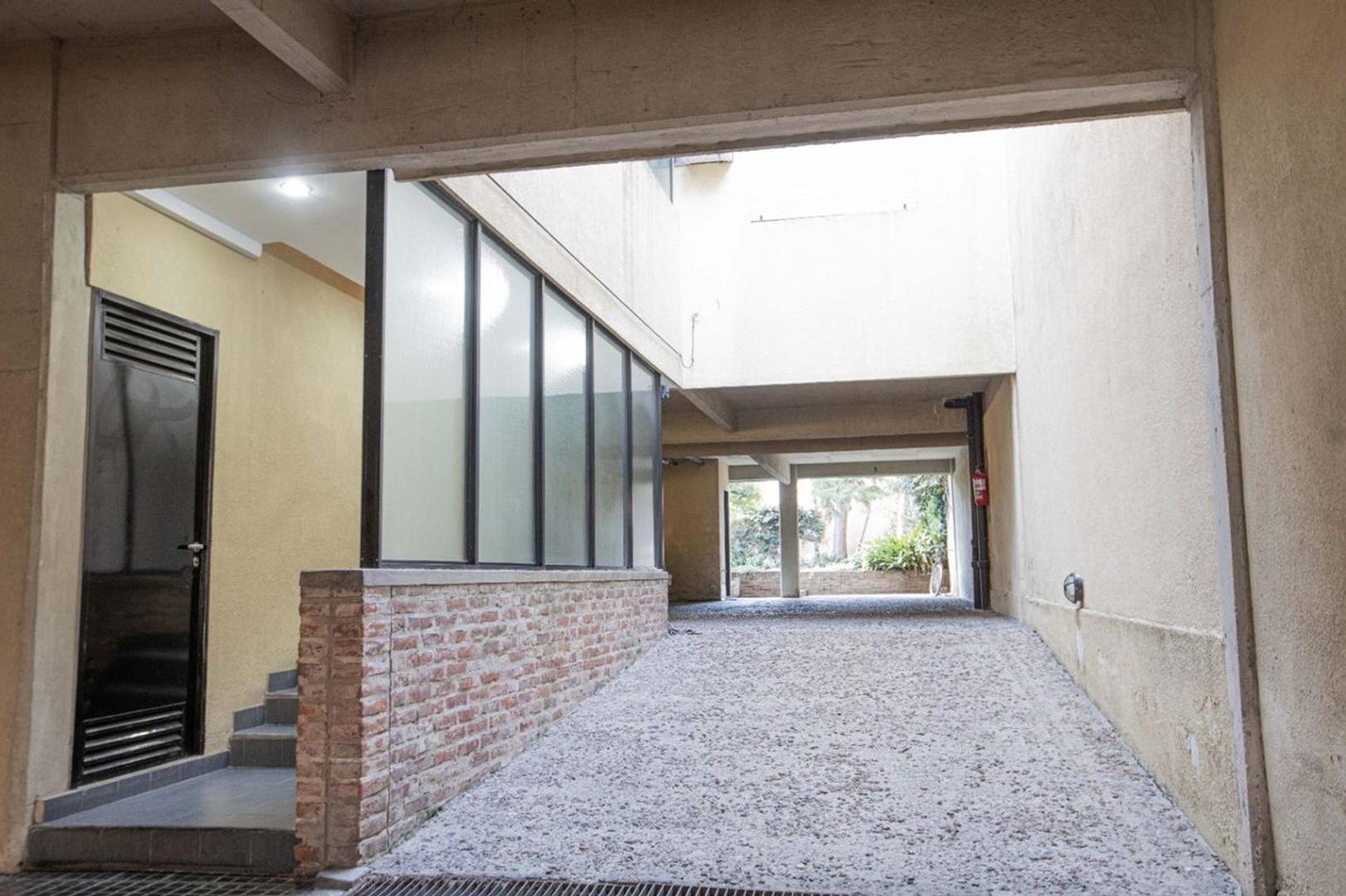 VENTA DE COCHERA EN PB EN EXCELENTE UBICACIÖN 