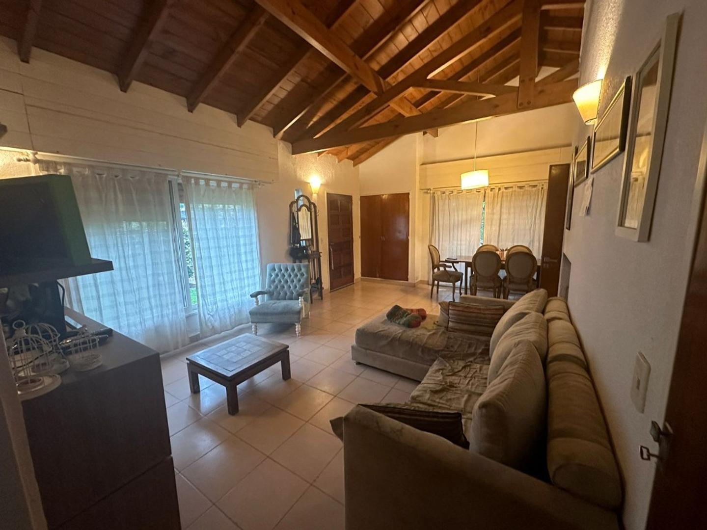 Casa en Alquiler de 3 dormitorios