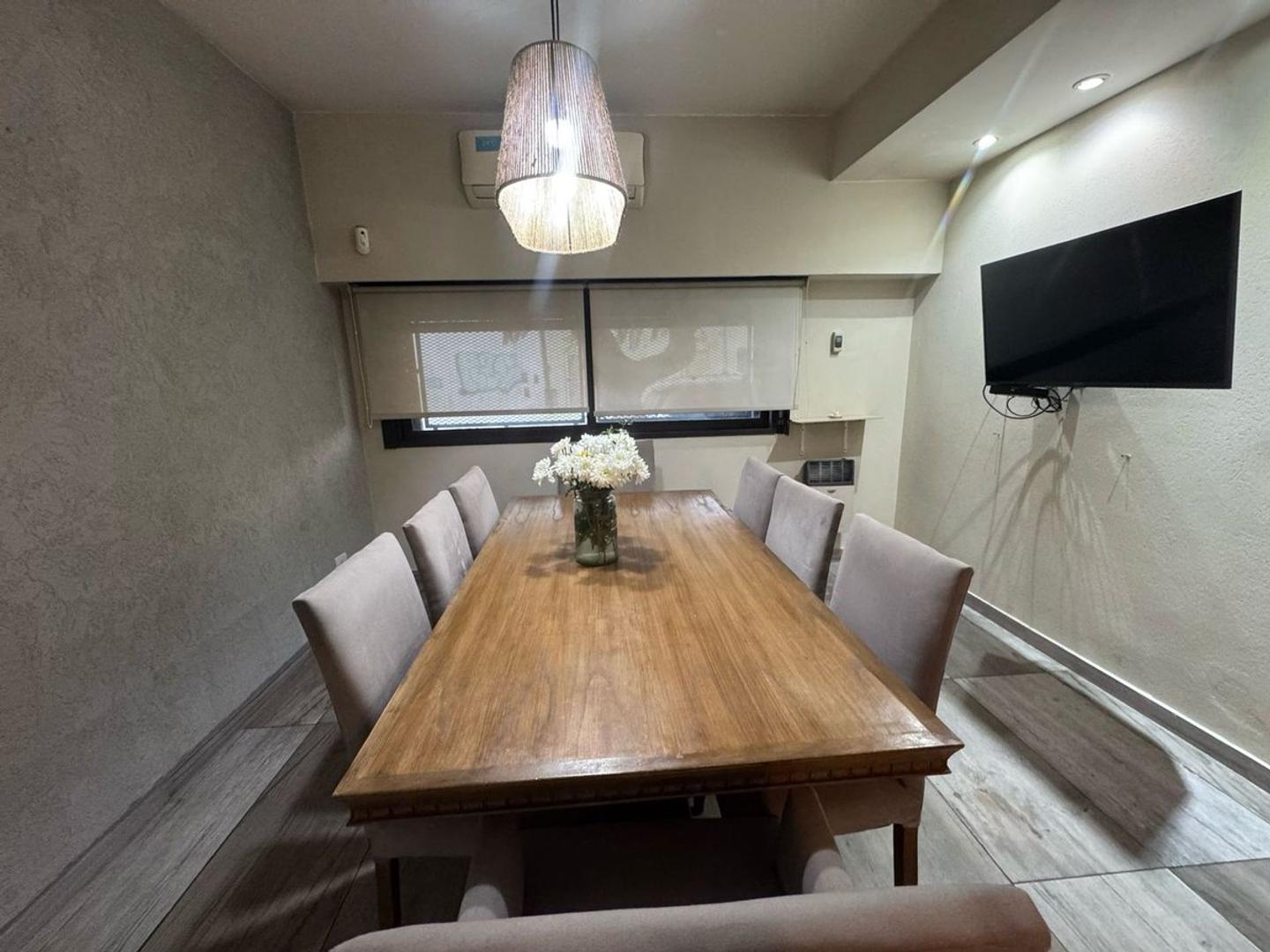 CASA VENTA  BERAZATEGUI 6 AMBIENTE COCHERA PILETA