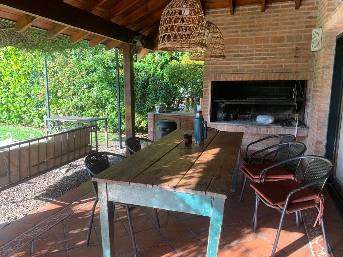 Casa 5 ambientes con 5 baños