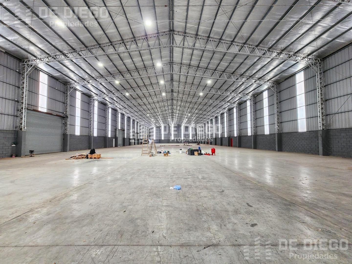 Depósito en Alquiler 2.850 m2 en Carlos Spegazzini Parque industrial con seguridad, Ezeiza, GBA Sur
