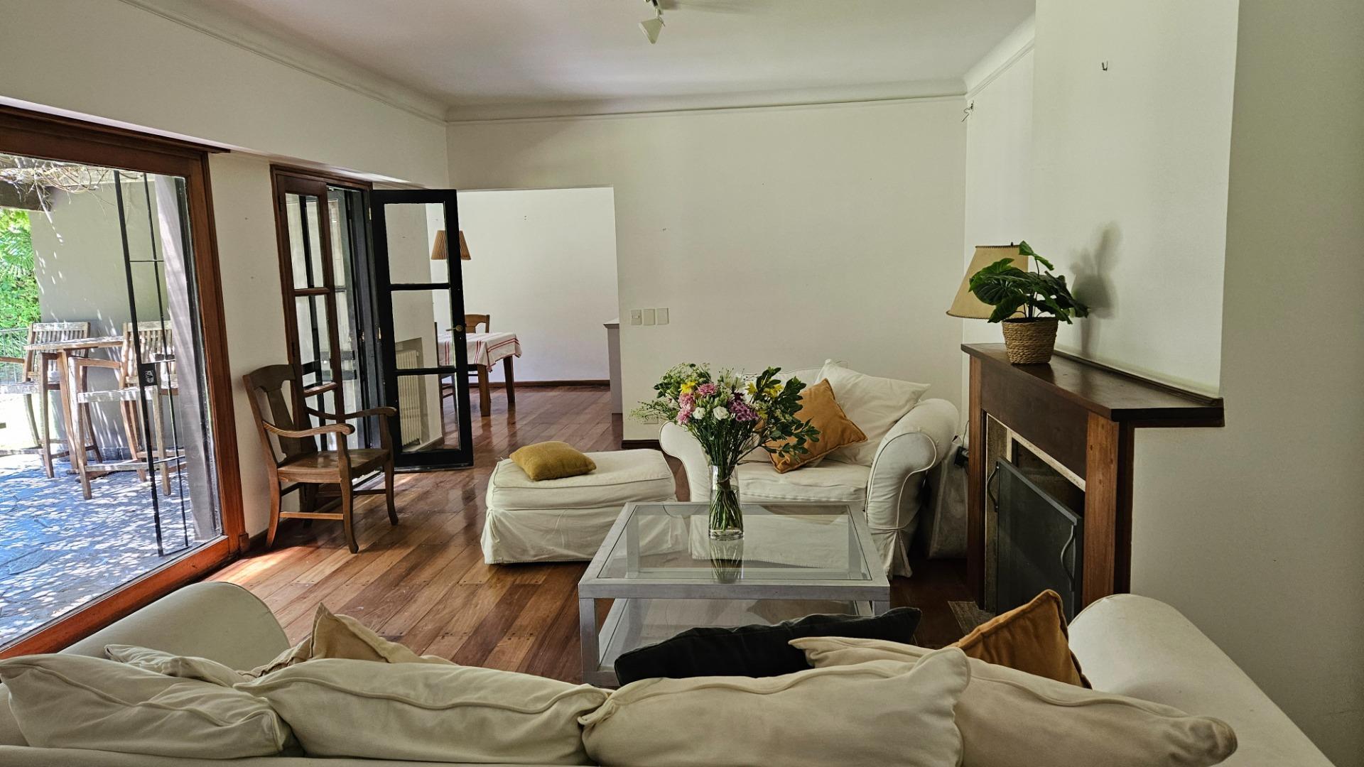 Casa 6 ambientes con 5 baños