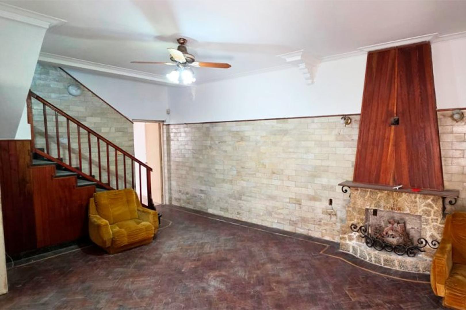 Casa 7 ambientes con 1 baño