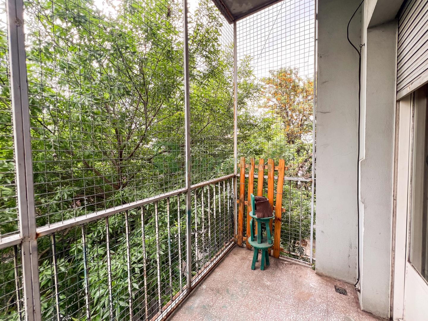 4 amb fte bcon  94 m2 confortable! Pq.Centenario U$S185000