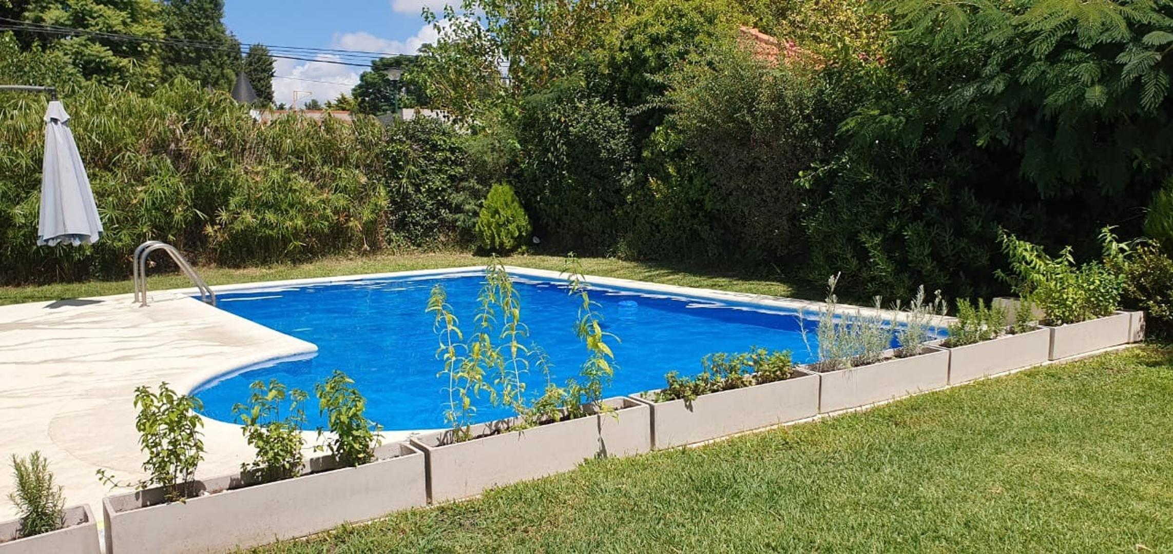 Casa En Una Planta C Pileta-oldman 2400