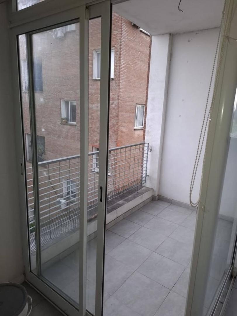 Blas Pareras 883, piso 3, de escalera, Duplex en venta