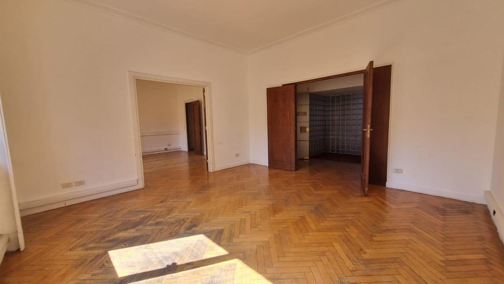 Oficina en Alquiler 100 años