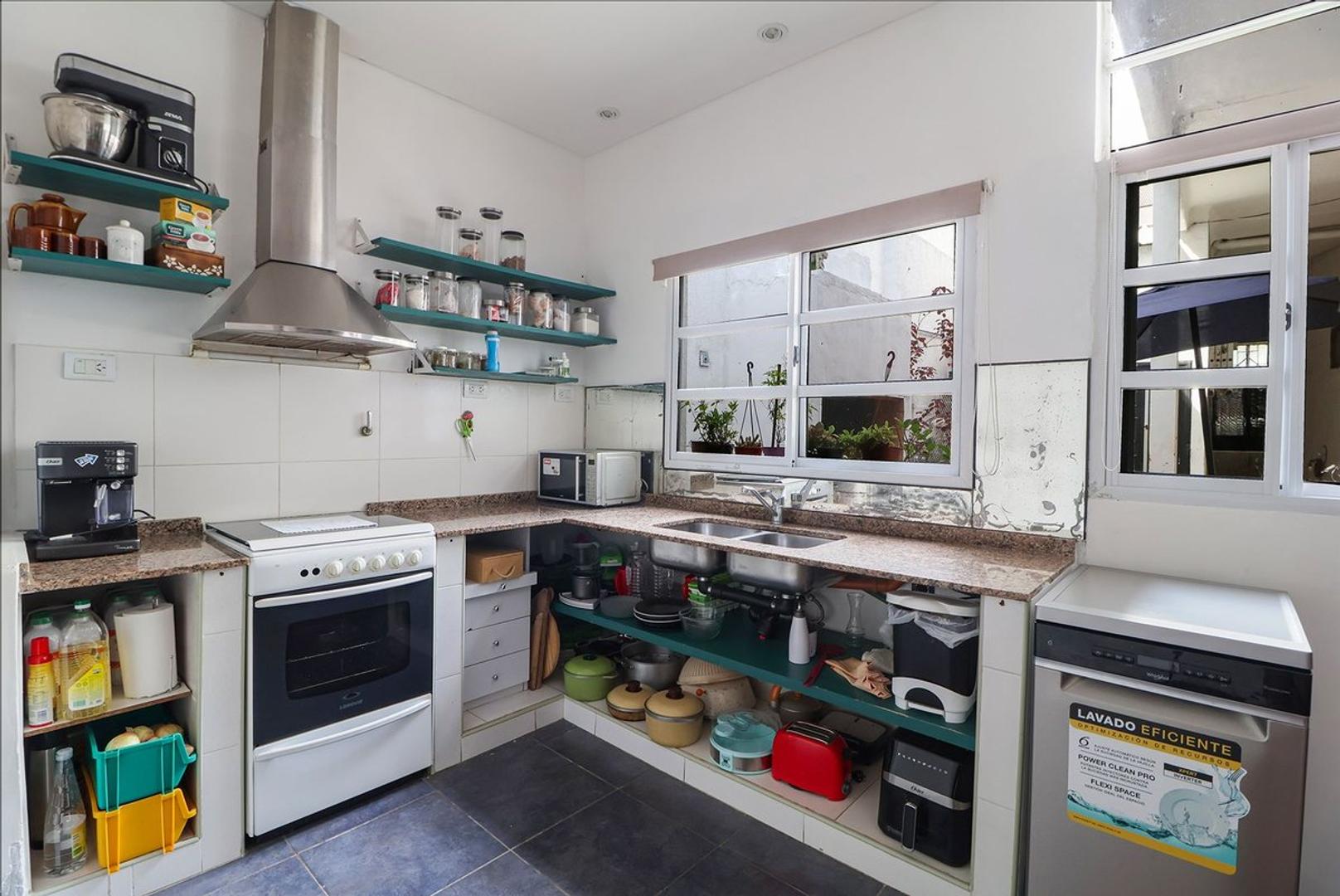 Camino General Belgrano 800