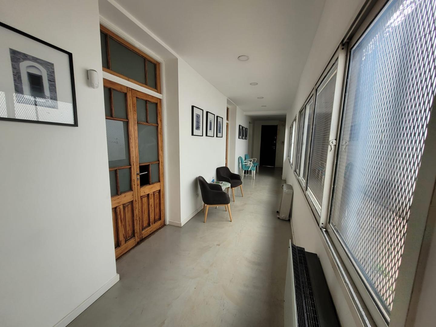 Casa 6 ambientes con 2 baños