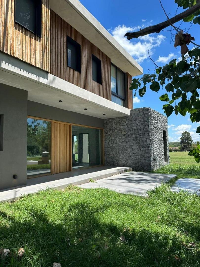 Casa en Venta de 5 dormitorios