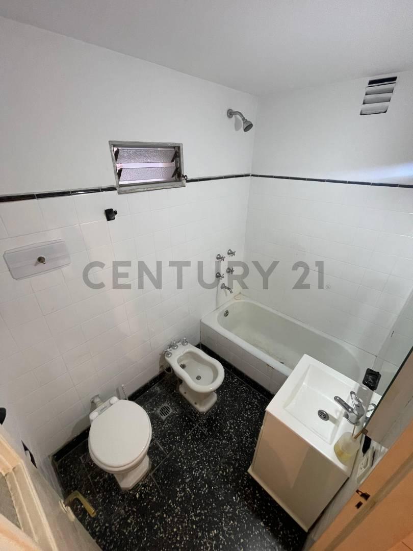 Venta departamento 3 ambientes con balcon en Palermo