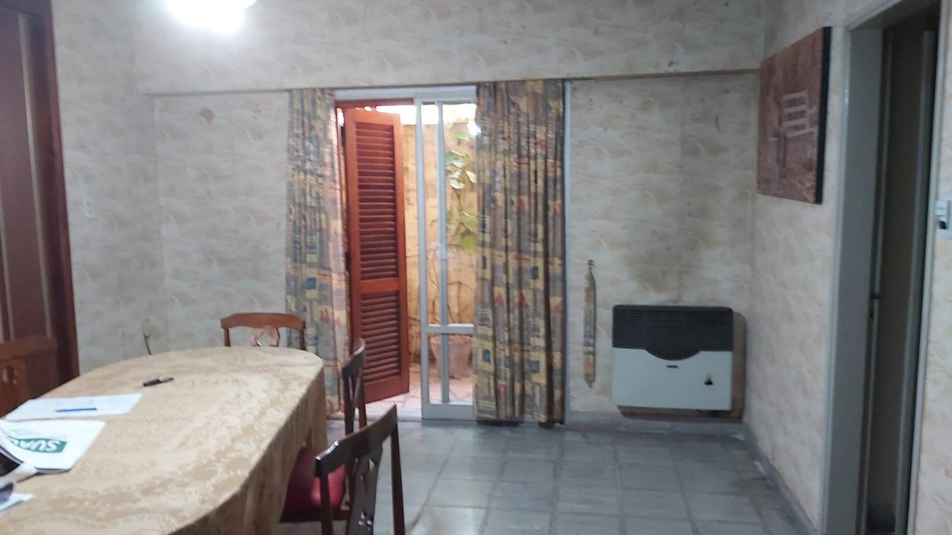 Casa 3 ambientes con 2 baños