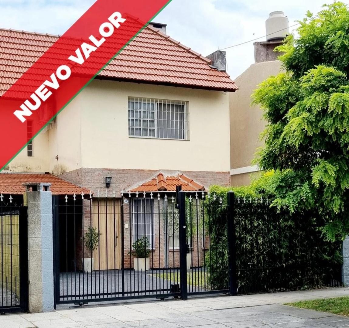 Triplex en excelente estado cercano al acceso oeste.