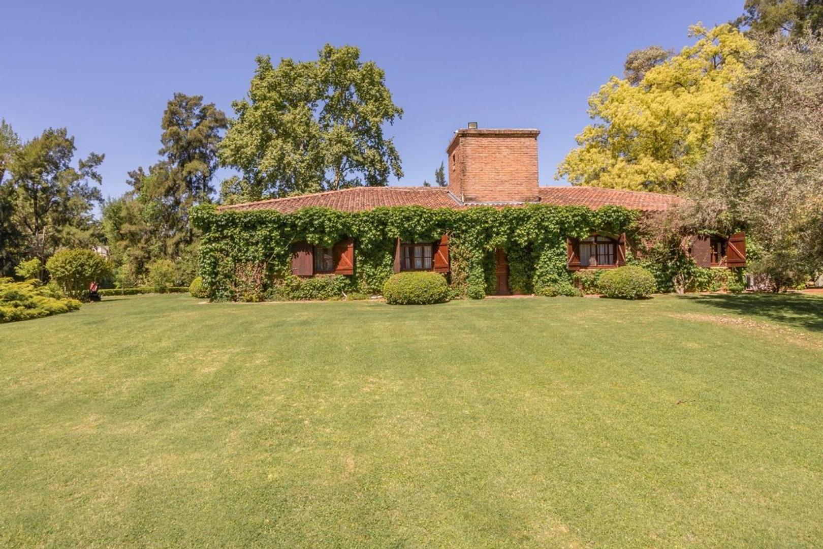 Casa 7 ambientes ALQUILER Pilar 7.000m2 de parque