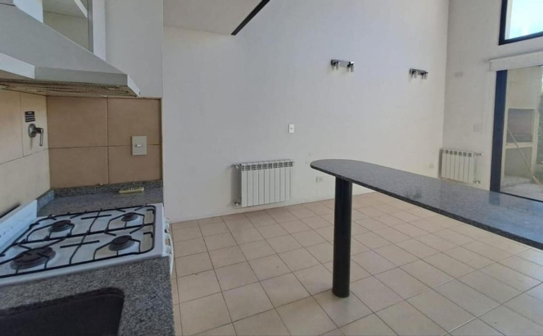 Departamento en Alquiler en Casas Del Alto, $ 580.000