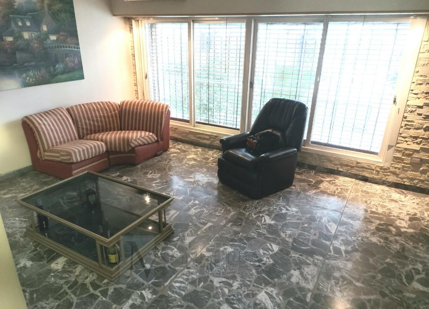 Casa en Venta en Castelar, USD 290.000