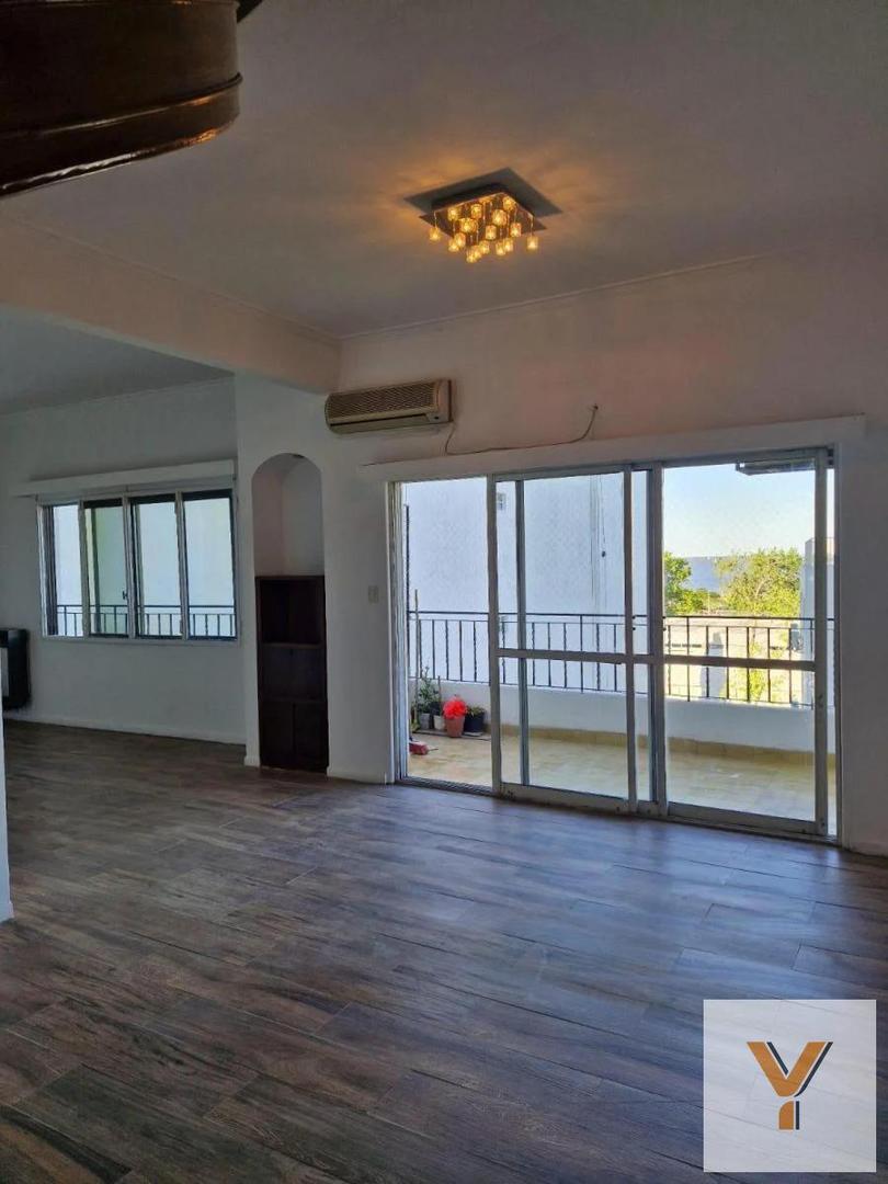 Dúplex en venta - 4 Dormitorios 3 Baños - Vicente López