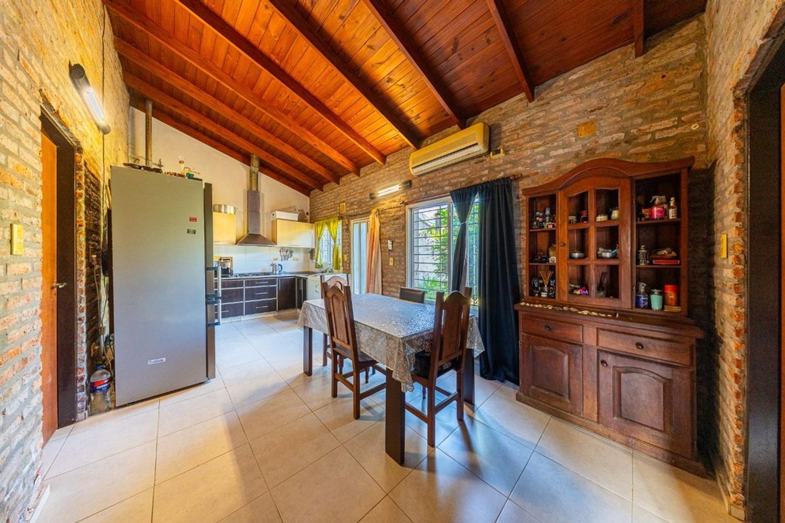 Casa 2 ambientes con 1 baño