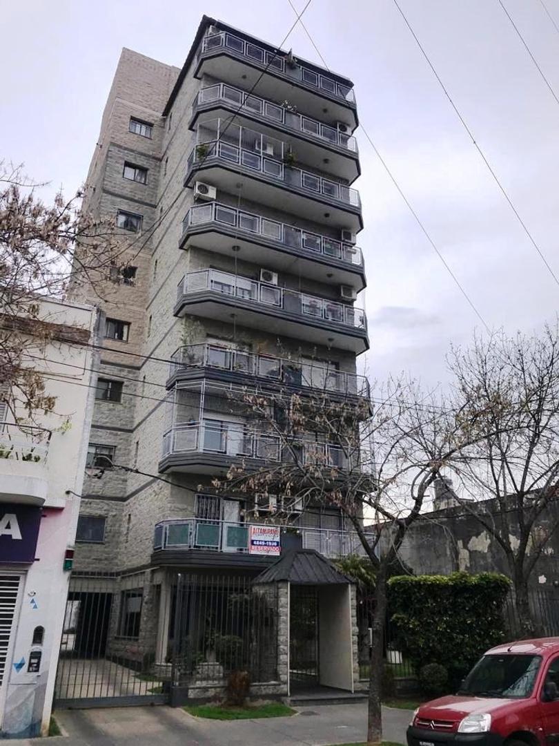 Semipisos 3 ambientes con cochera