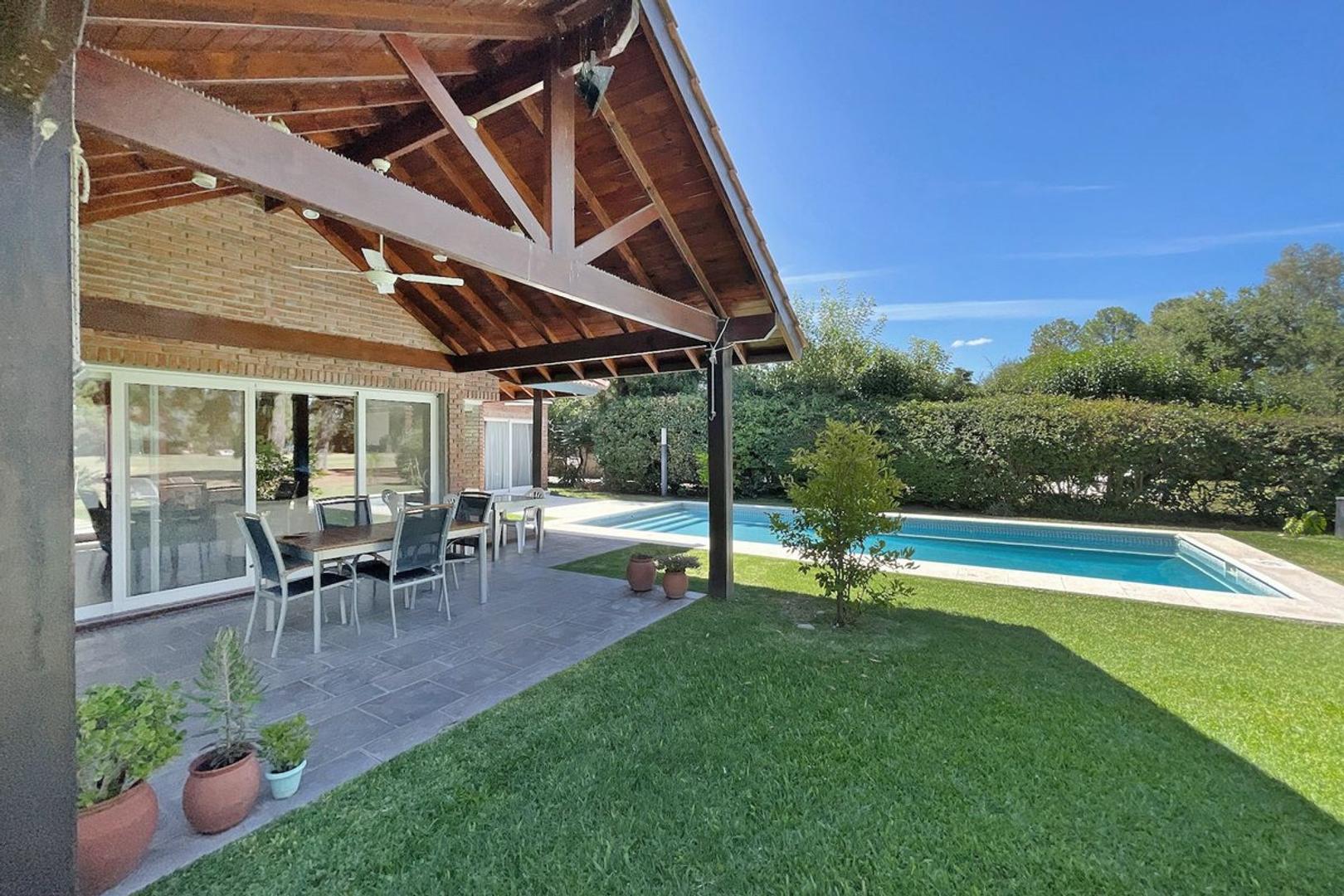 Country Club Los Cardales,  Ruta 4 km 4, B2814 Los Cardales,Provincia de Buenos Aires, Argentina 200