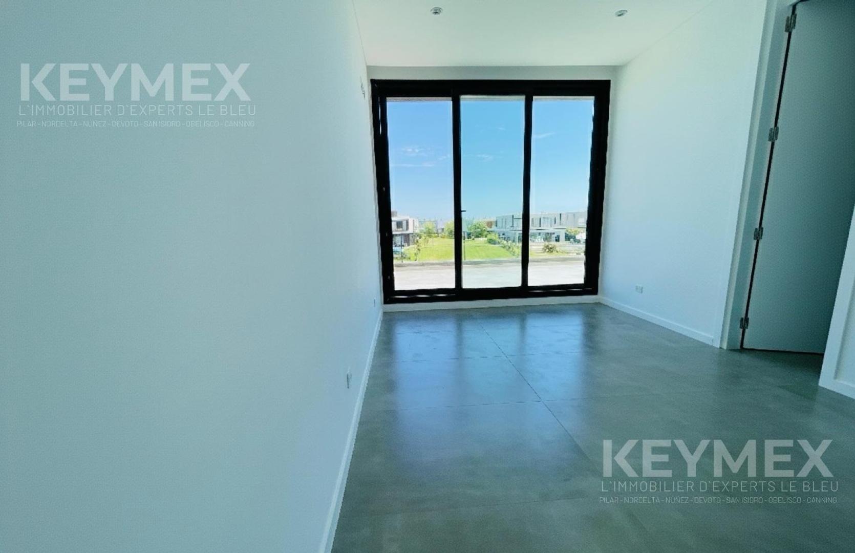 Casa 6 ambientes con 5 baños