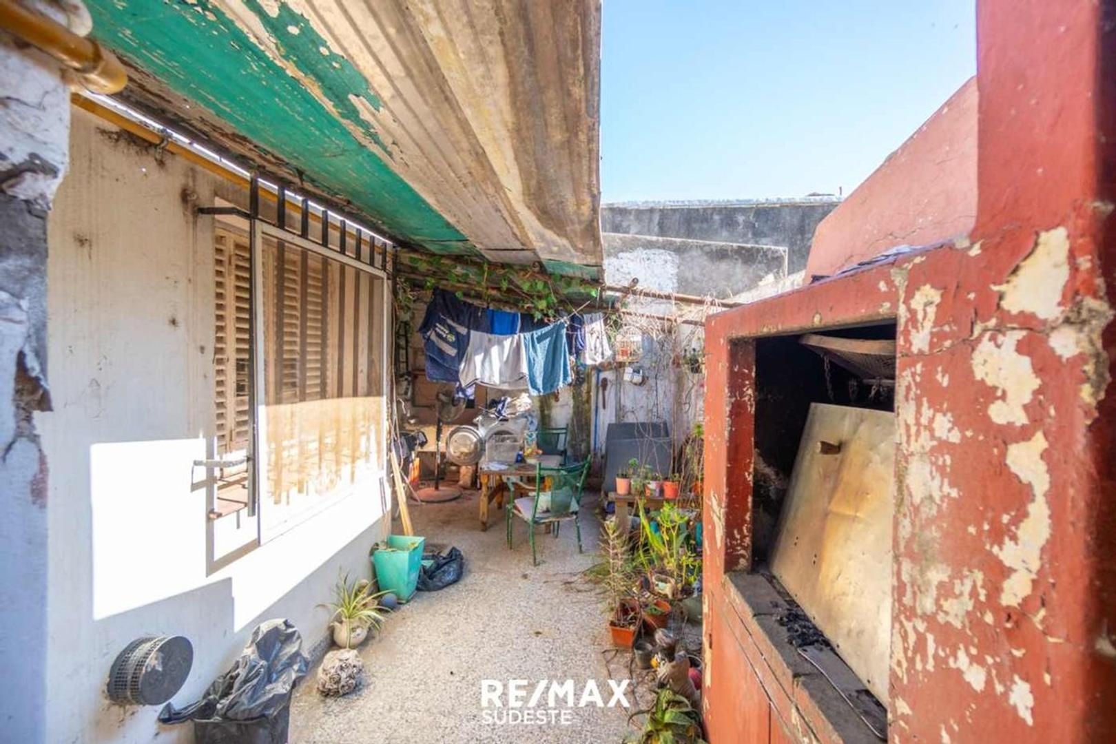 Casa 3 ambientes con 1 baño