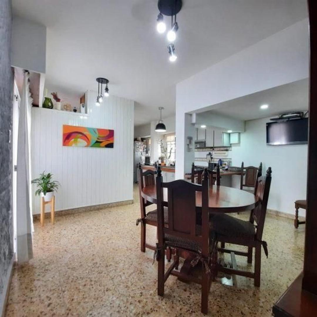 HERMOSA CASA CON GRAN LOTE A LA VENTA, OPORTUNIDAD