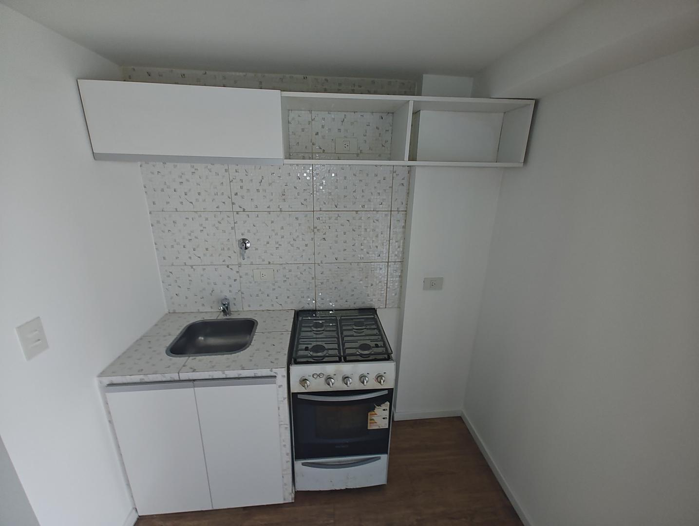 Hermoso y moderno monoambiente al frente con Balcon