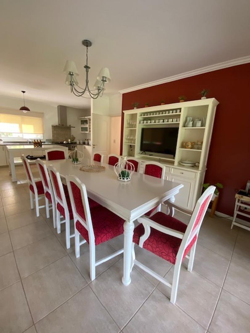 Casa en venta de 5 ambientes en Los Jazmines, Pilar del Este