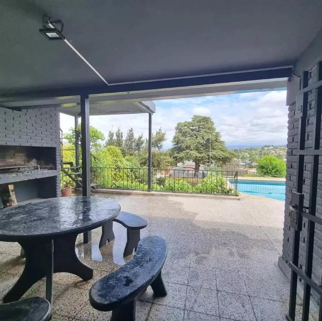 VENDO CASA CARLOS PAZ 3 DORMITORIOS