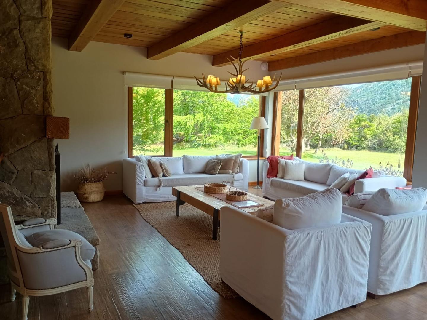 Casa 5 ambientes con 4 baños