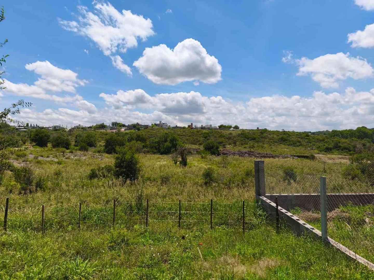 VENTA LOTE 678M2 - ESTANCIA VIEJA - ESCRITURA