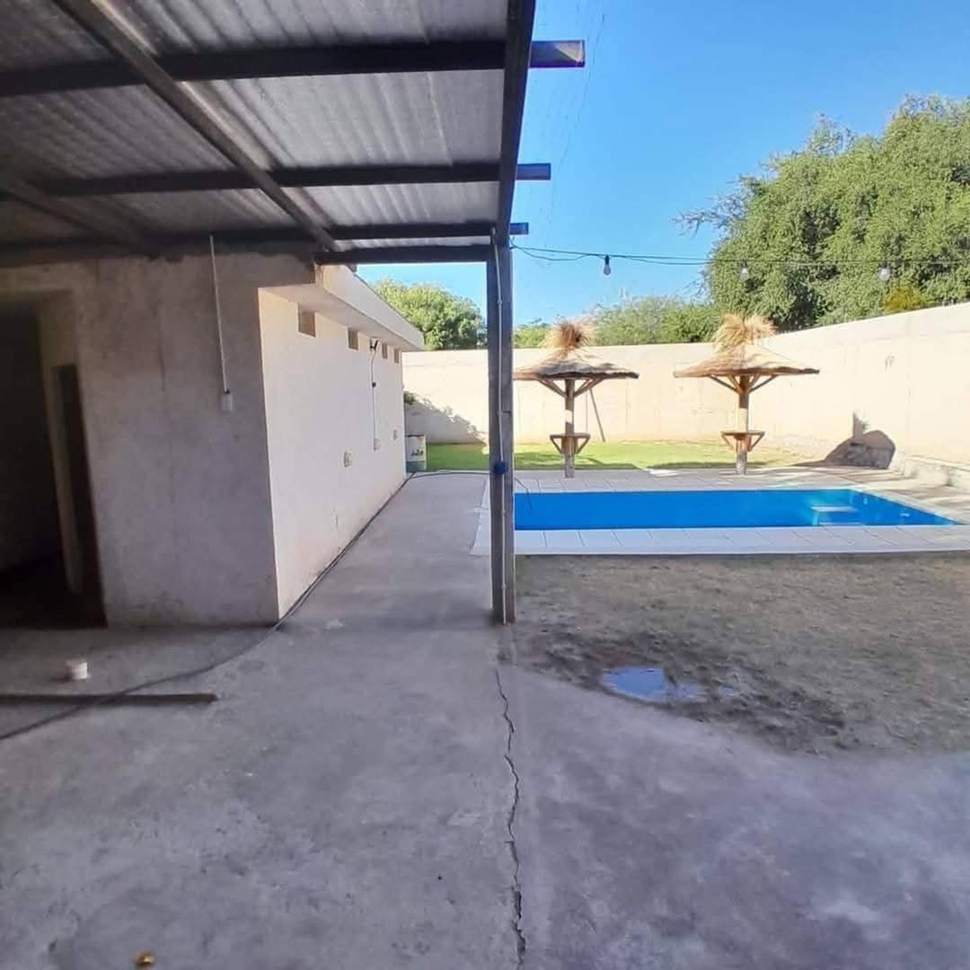 SE VENDE CASA A METROS DE LA AV. PTE. CASTILLO