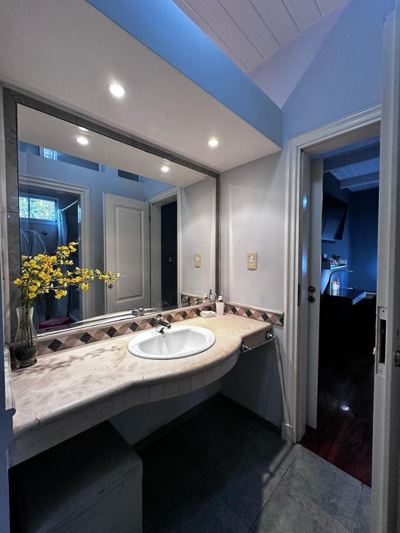 CASA EN VENTA  -3 DORMITORIOS - CERRO DE LAS ROSAS  